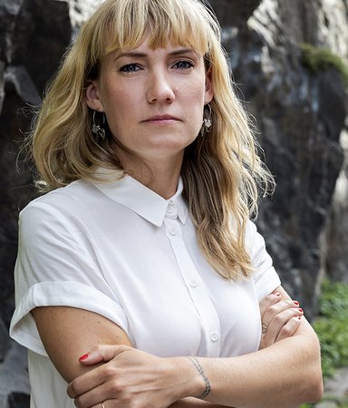 ”Jag ville förmedla något om hur trassligt det är att vara människa”