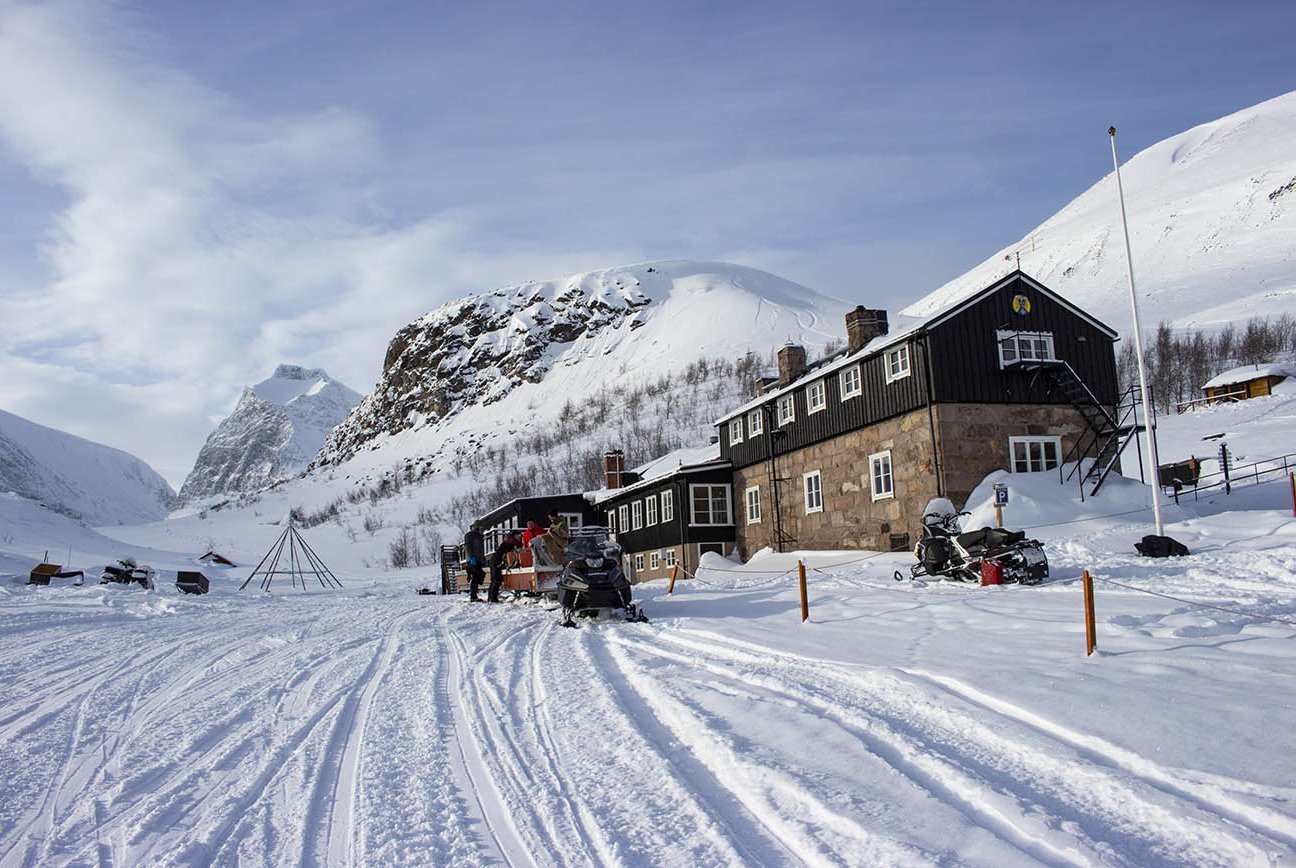 Skotertransport till Kebnekaise Fjällstation