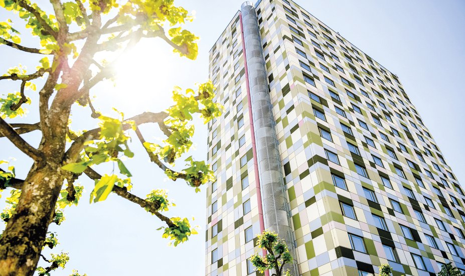 Studenter och föreningar möts i Tensta Centrum