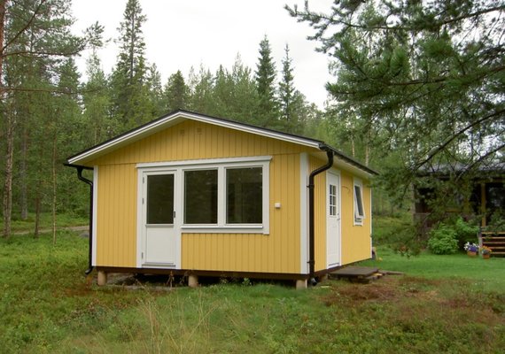 Simple double entry yellow shed