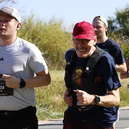 Hur går man från ”Jag kan väl vara med och springa ett lopp” till multi-maratonlöpare? - Jockes otrolig resa