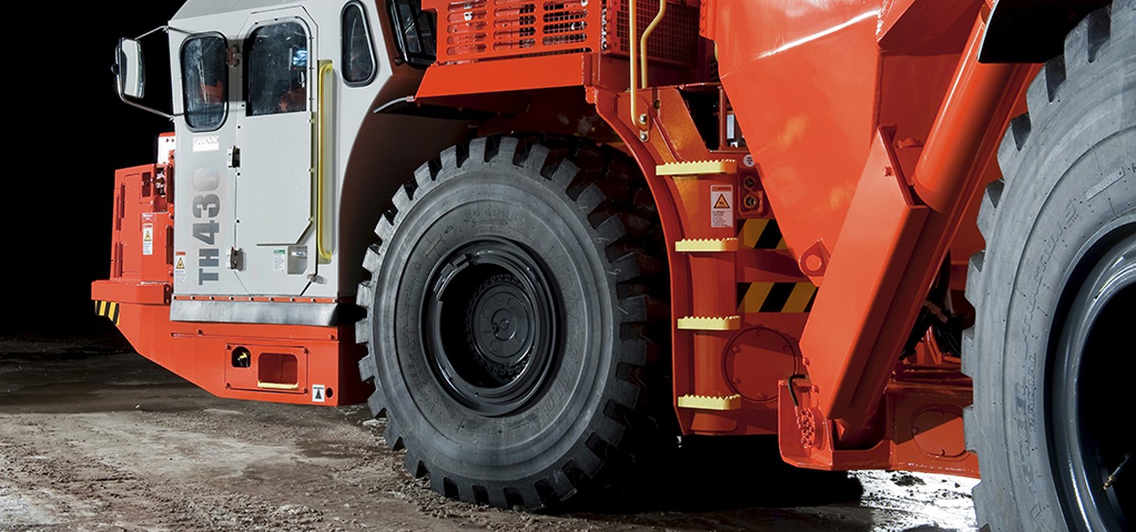 Rubber liners at the bottom of trucks can reduce the strength of vibrations and noise to which drivers are exposed.