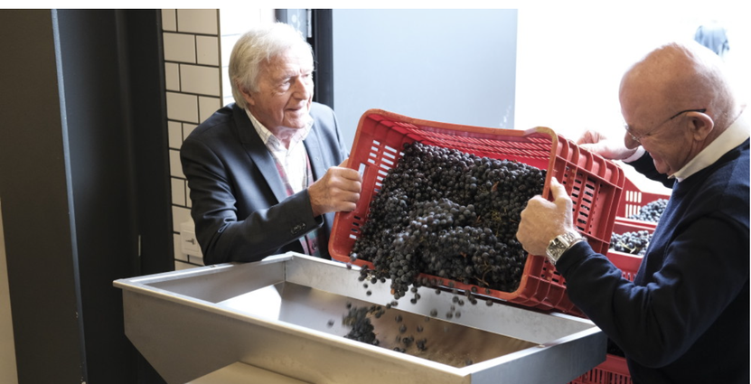 Ejnar Söder och Mats Ruhne är initiativtagare till<br />
l vinutbildningen på The Winery Hotel. Foto: Pressbild