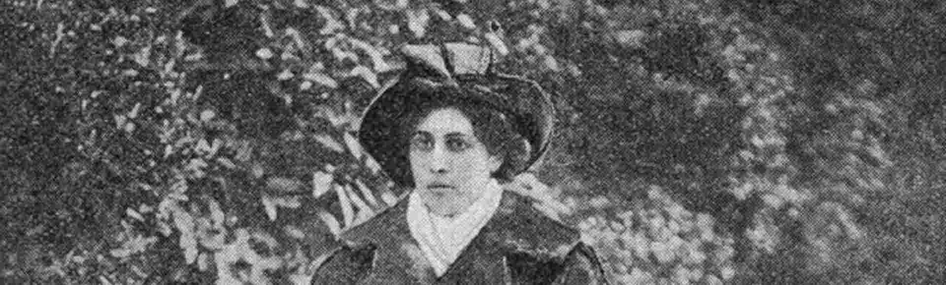 Princess Sophia Duleep Singh selling 'The Suffragette' newspaper outside Hampton Court.