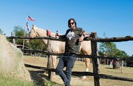 Han flyttar Texas till Åkersberga