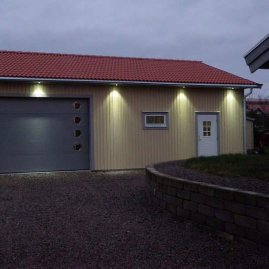 Garage med specialport