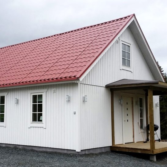 Oversized white barn for big storage