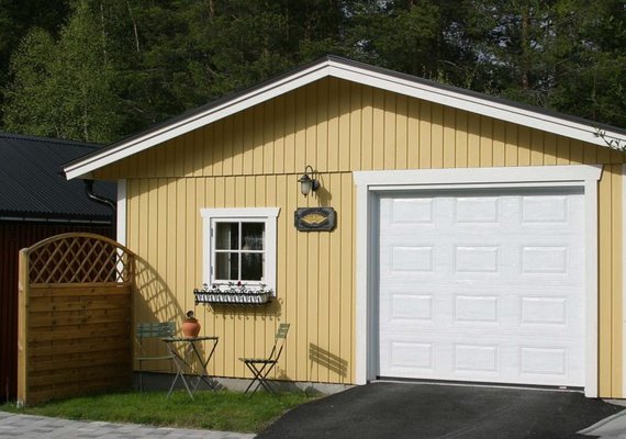 Yellow simple with window for planters