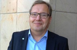 Han fick 3 nya arbetsplatser – i ett jobb