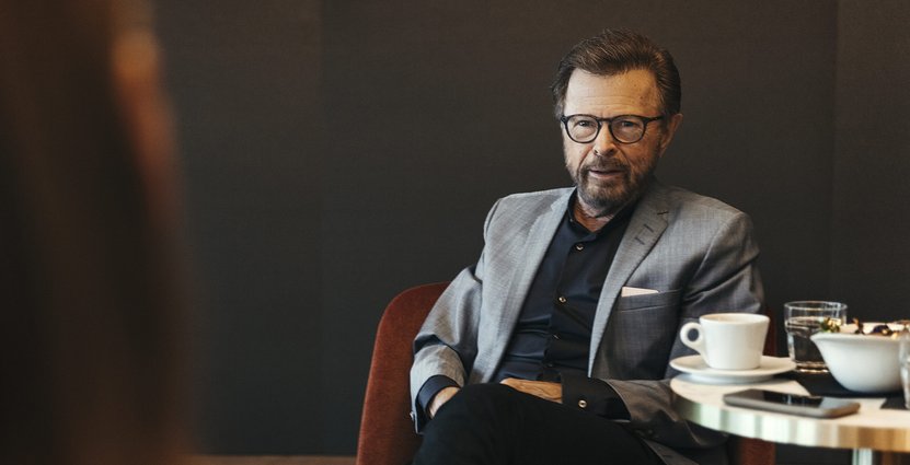 ”Jag gillar att testa teknik i framkant och i det här fallet handlar det dessutom om ett socialt projekt”, säger Björn Ulvaeus om digifysiska storsatsningen Space. Foto: Samuel Unéus