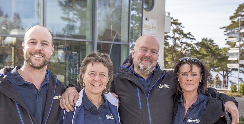Ingela Grytfors och Kjell Karlsson på Hafsten Resort i Uddevalla har utsetts till årets campingföretagare. På bilden syns även deras barn: Martin och Madeleine. 