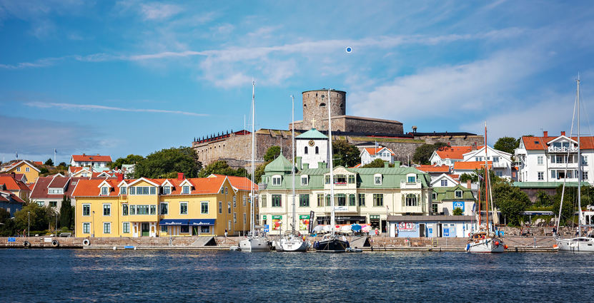 Ön Marstrand på Västkusten är en av de destinationer som lyftes i kampanjen.  Foto: Colourbox