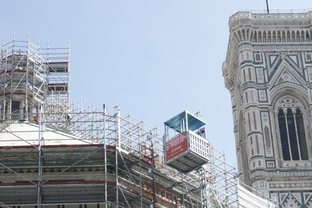 How-the-flexible-range-of-TPL-transport-platforms-and-material-hoists-can-benefit-your-construction