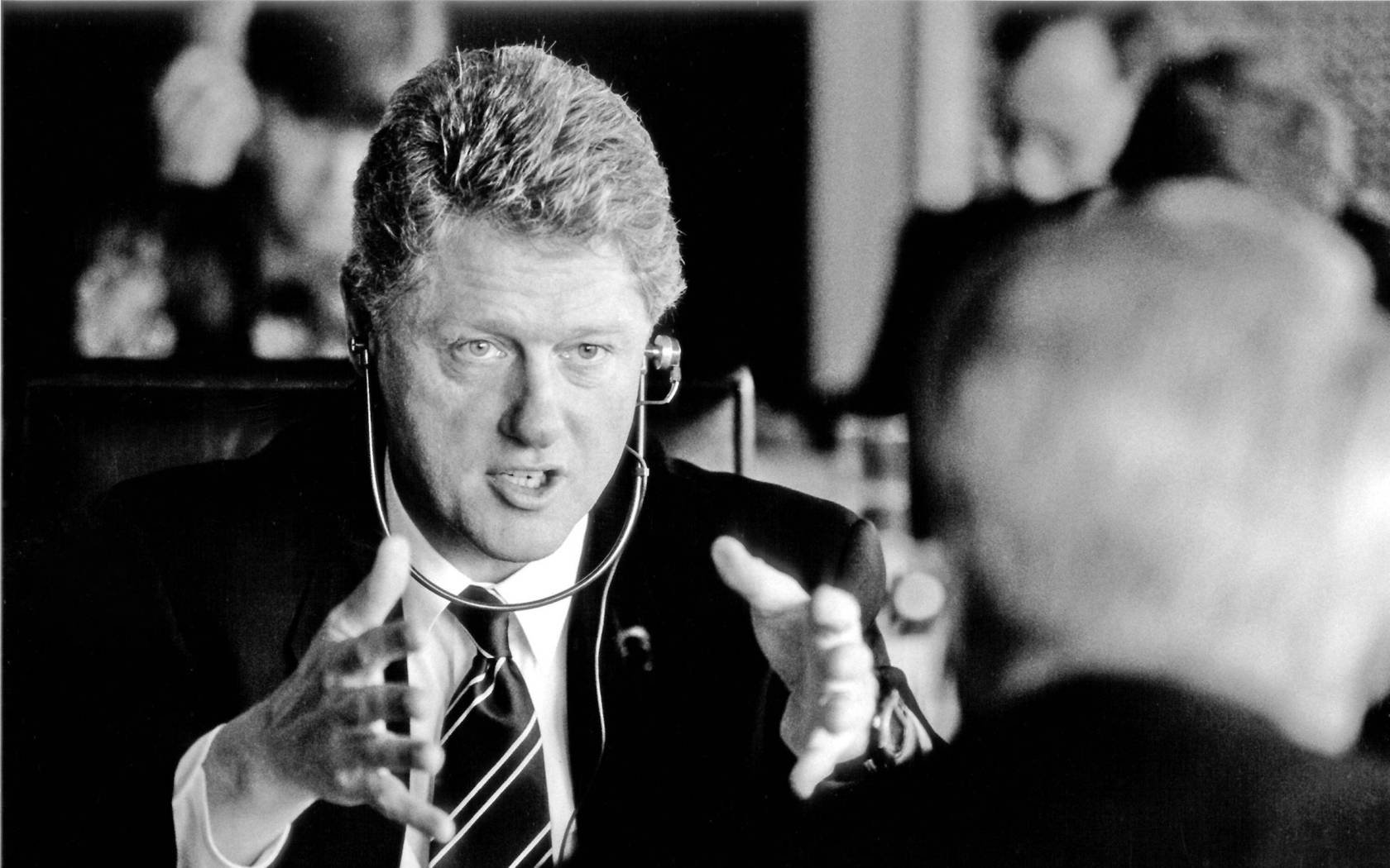 United States President Bill Clinton negotiates with Russian President Boris Yeltsin at a summit in Vancouver, in April 1993.