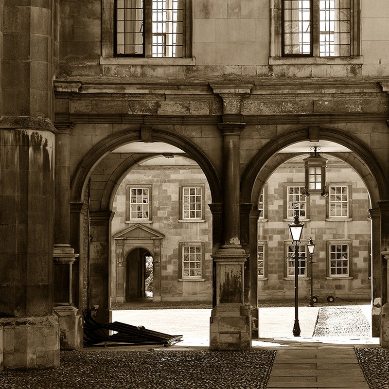 10 fängslande böcker i Donna Tartts anda