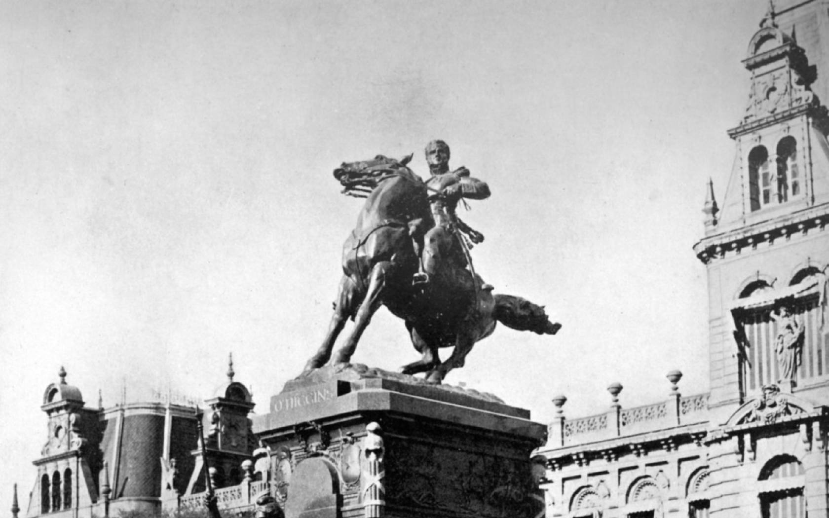A monument to Bernardo O'Higgins in Buenos Aires, Argentina.