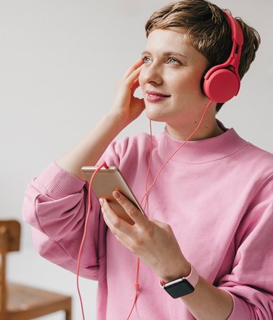 Redaktionens ljudbokstips: Det här lyssnar vi på i mars 2022