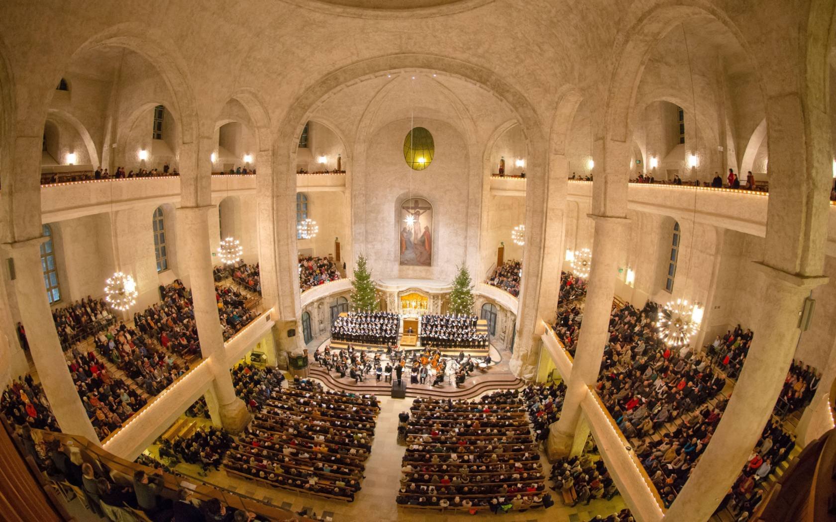 A performance of Bach's Christmas Oratorio in Dresden.