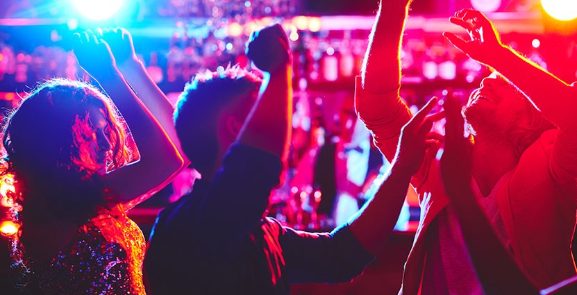 Utredningen föreslår att nattklubbar fortsatt ska omges av tillstånd,<br />
 men att restauranger med dans inte ska det. Foto: Colourbox