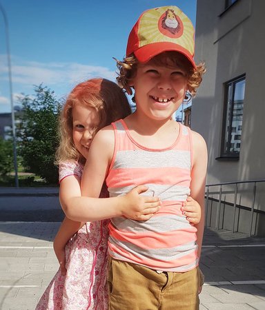 Kajjan Andersson om att läsa med ett autistiskt barn: ”Spara pekböckerna!”