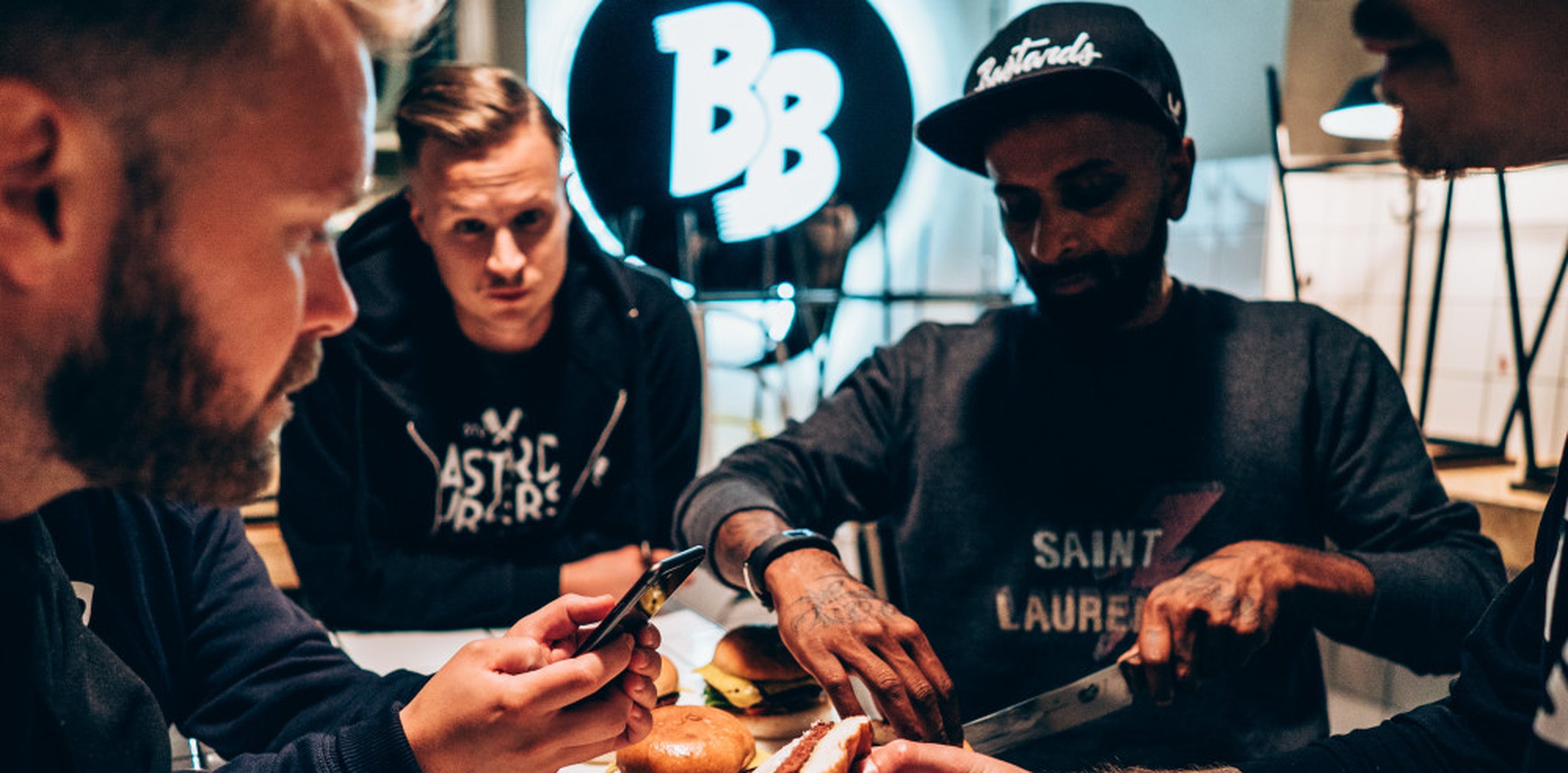 Bastard Burgers inleder samarbete med Ung Företagsamhet