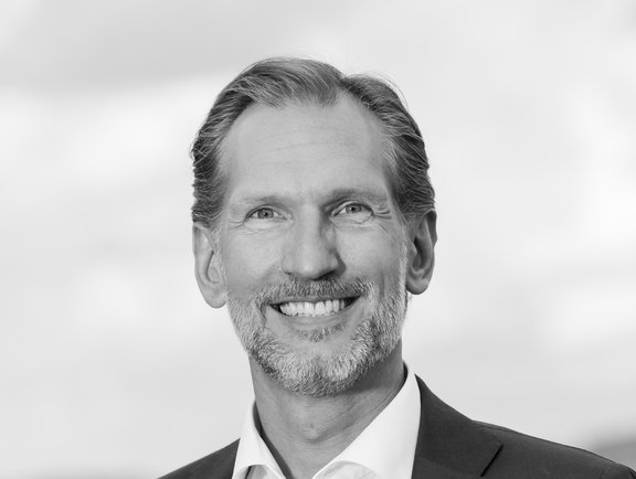 Peter Gabrielsson (Chief Operating Officer)