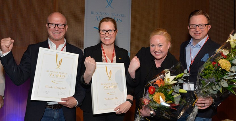 Ja, vi vann! Från vänster: Hans Edberg, Hooks Herrgård, Beatrice Wahlblom och Jennie Sundahl, Radisson Blu/Carlson Rezidor Group och Jonas Sjöqvist, Hooks Herrgård. 