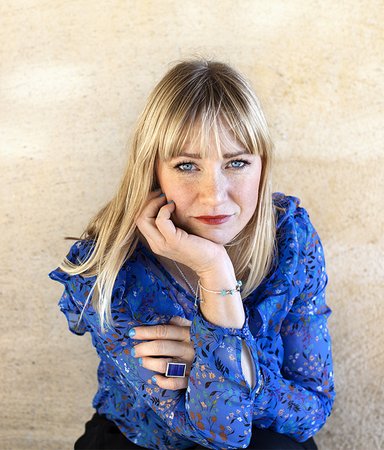 Hon skrev en bok om sin traumatiska barndom: ”Mammor sätts för ofta på piedestal”