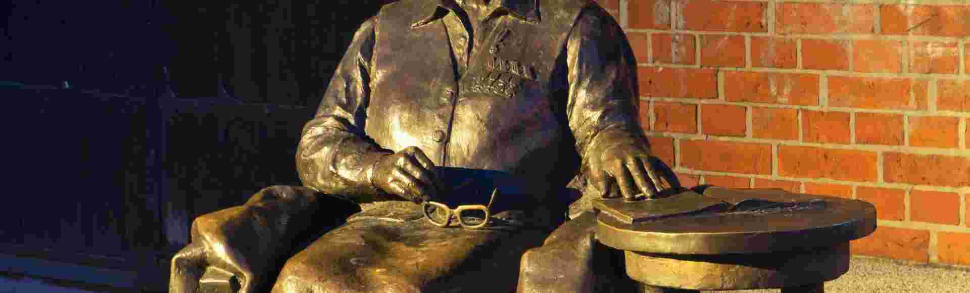 Monument to Elzbieta Zawacka, Agent Zo.