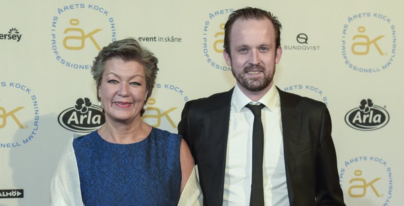 Ylva Johansson, S, arbetsmarknadsminister och Alexander Sjögren, svensk tävlingskandidat i Bocuse d'Or i Lyon, som landade på en sjundeplats. 