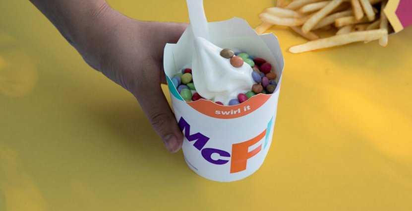 90 procent av McDonalds förpackningar är idag tillverkade av papper istället för trä. Nu ersätts  snart även plastbesticken med alternativ i trä. Foto: McDonalds