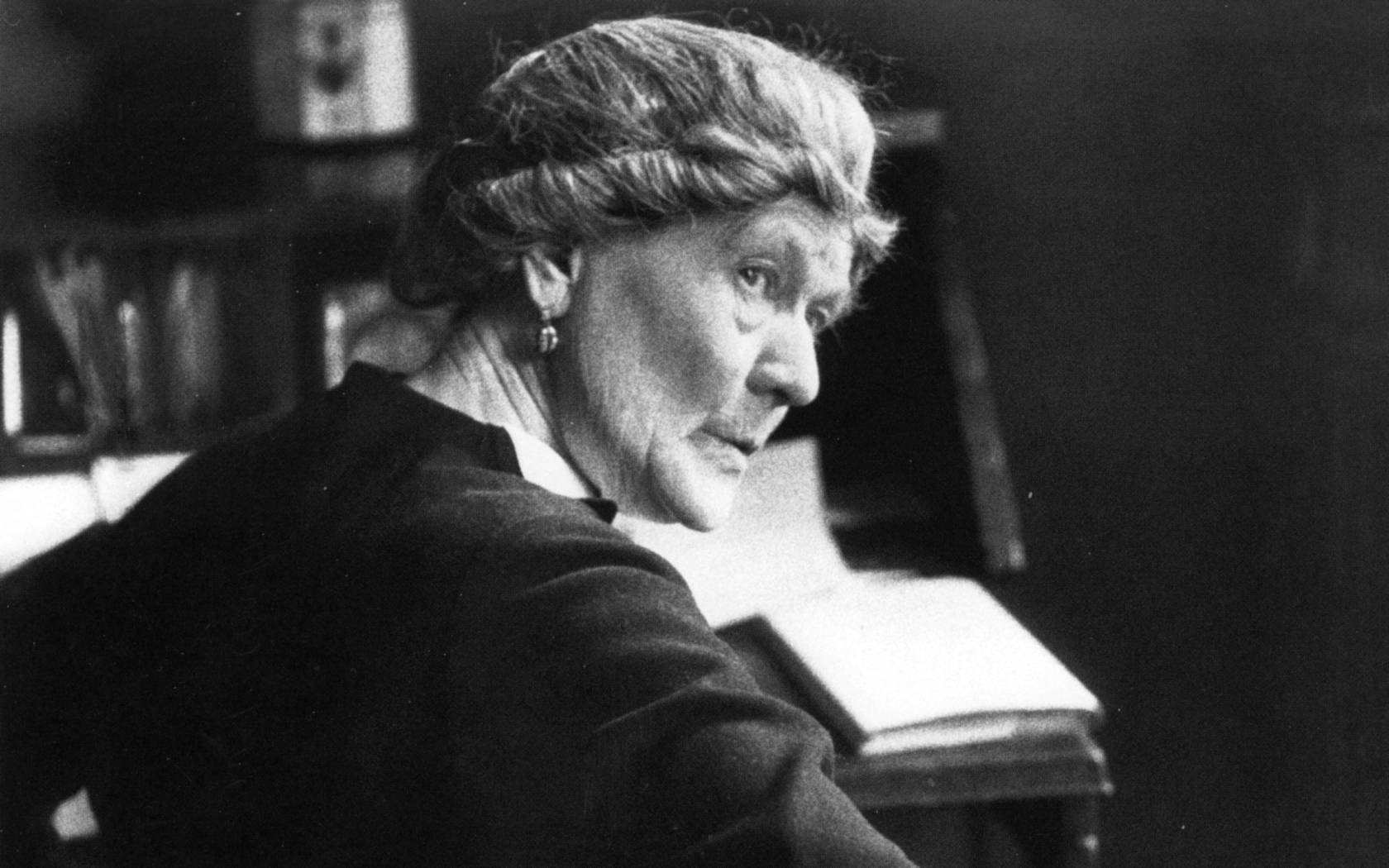 Ivy Compton-Burnett (1884-1969).