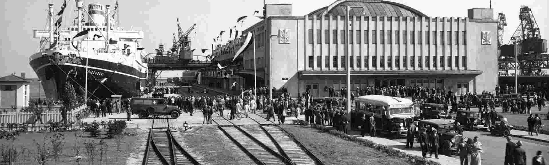 The Polish passenger ship 'Pilsudski' at Gdynia, 1935.