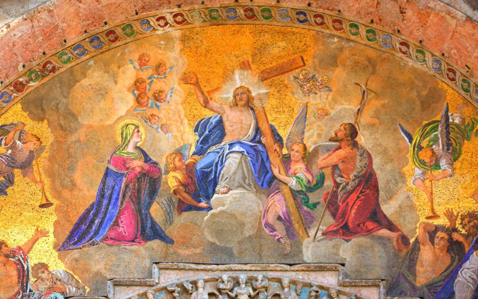 The Resurrection of Christ depicted on the main Archway to the entrance of the Basilica di San Marco in Venice.