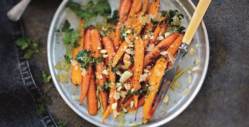 I Riksdagens personalmatsal kommer vegetariska rätter, extra hälsosamma målet ”Dagens nyckelhål” samt ekologiska ”Kloka smaker” serveras. 