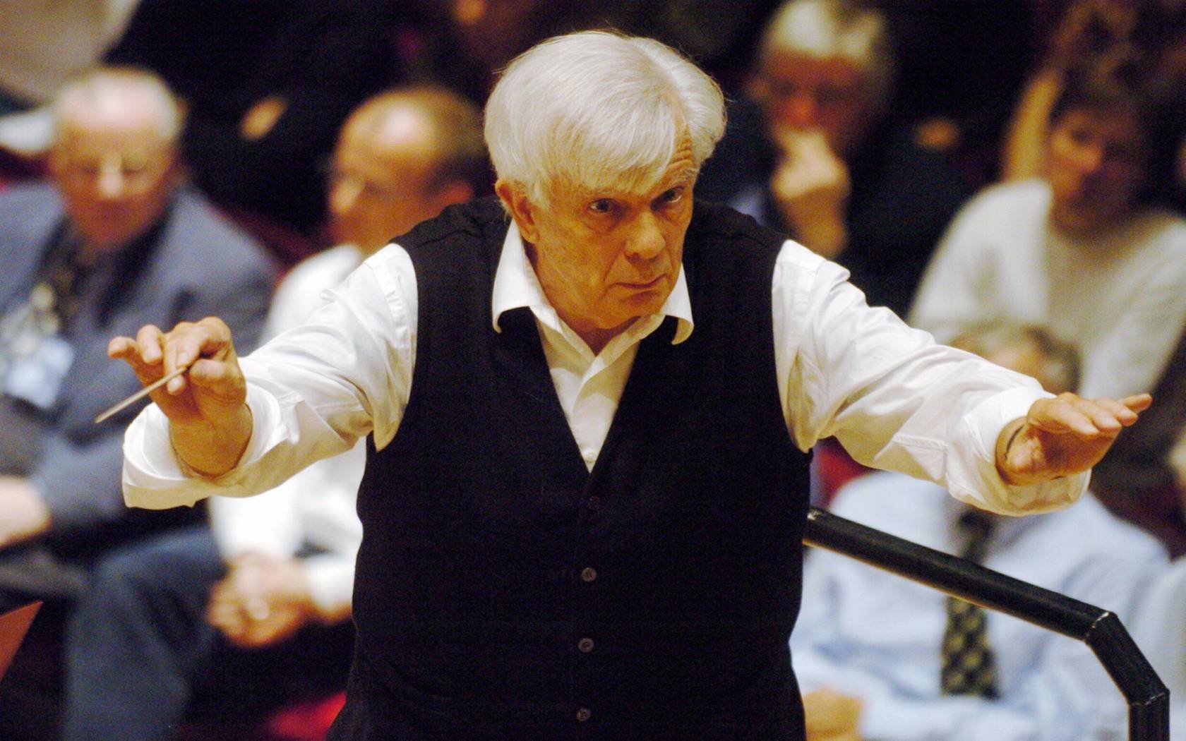 Christoph von Dohnanyi conducts the NDR Symphony Orchestra.