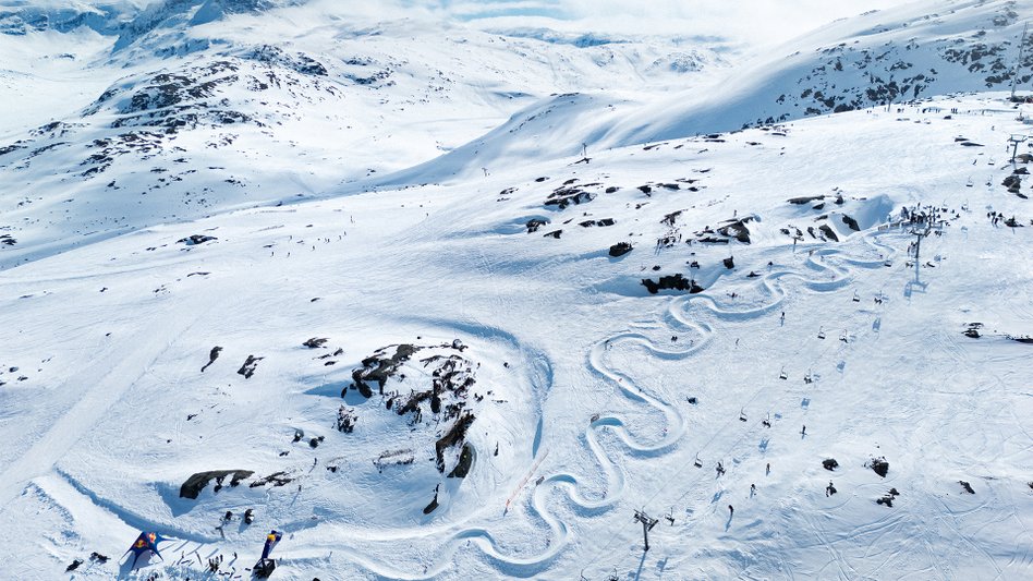 Riksgr&auml;nsen Banked Slalom uppe p&aring; fj&auml;llet
