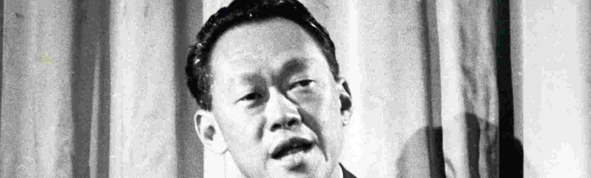 Lee Kuan Yew, the Prime Minister of Singapore, gives a press conference.