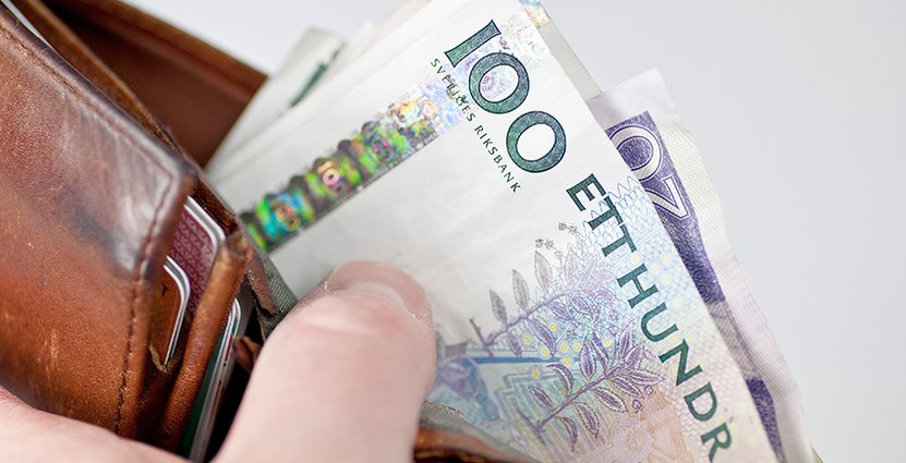 På notaslipparna får gästen numer valet om välgörenhetsdricks. 