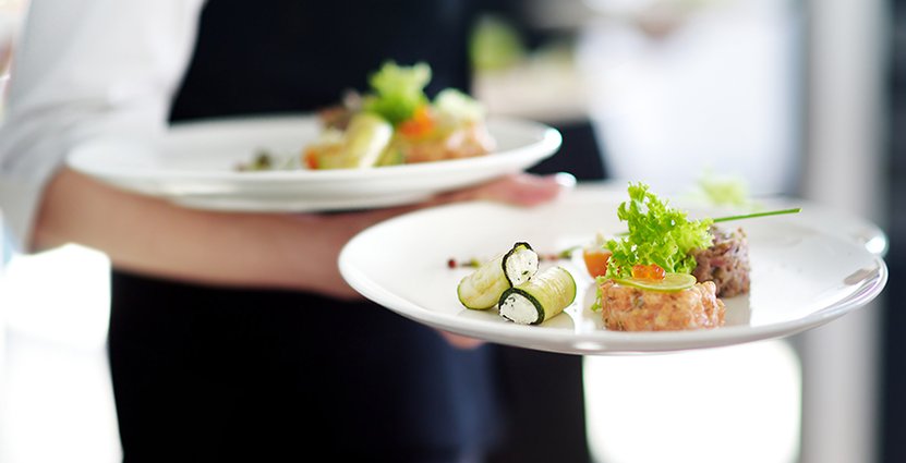 En av anledningarna till att kock är ett av de stora bristyrkena<br />
 är att färre väljer att utbilda sig.  Foto: Colourbox