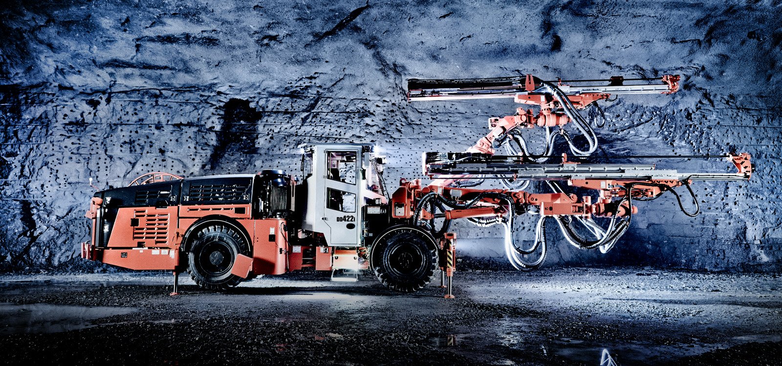 Updates with Sandvik DD422i and Sandvik DD422iE development rigs include a new boom collision avoidance system and semi-automatic drill bit changer.