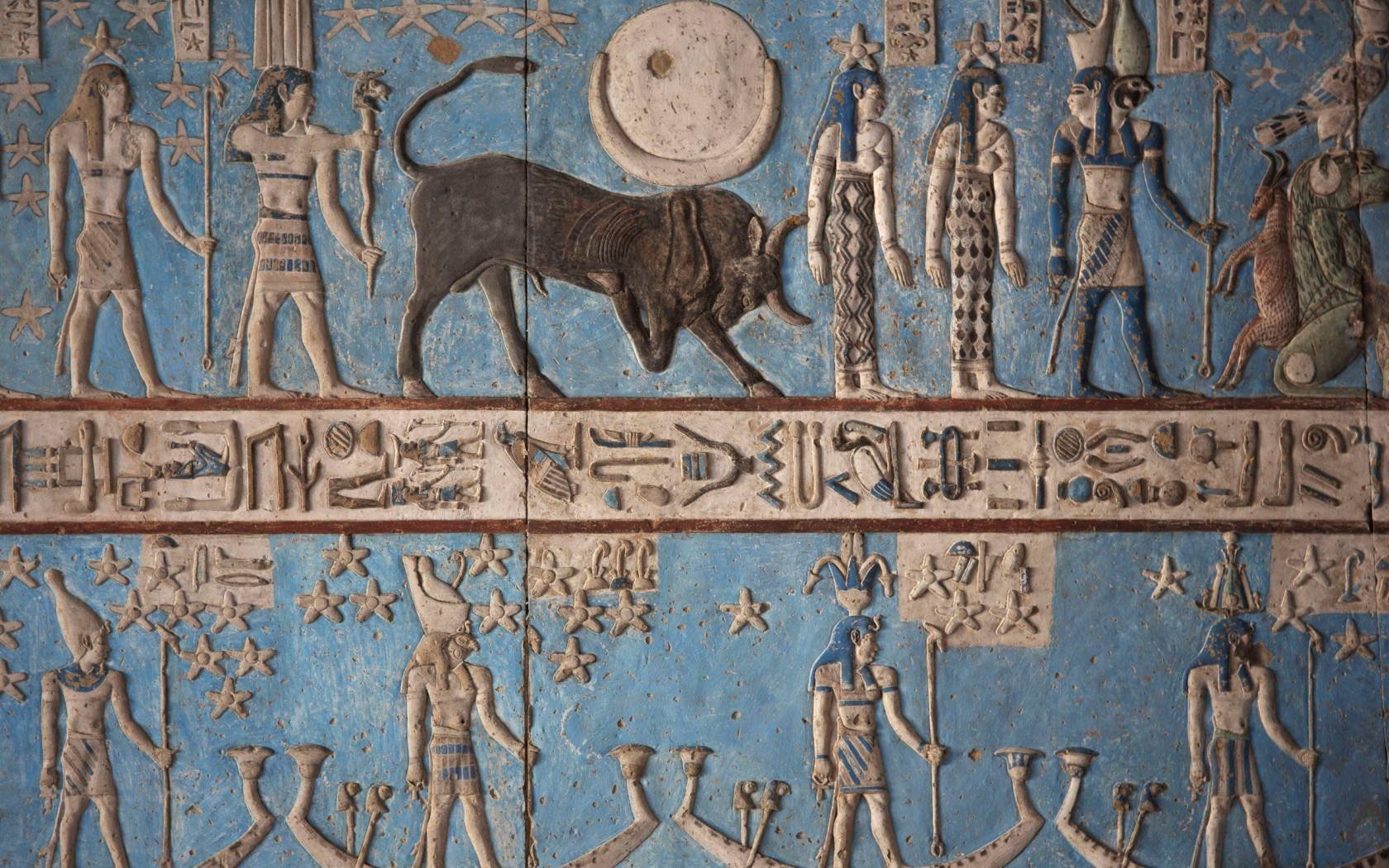 A bas-relief of the zodiac engraved on the ceiling of the temple of Hathor, Egypt. Credit: Hemis / Alamy Stock Photo.