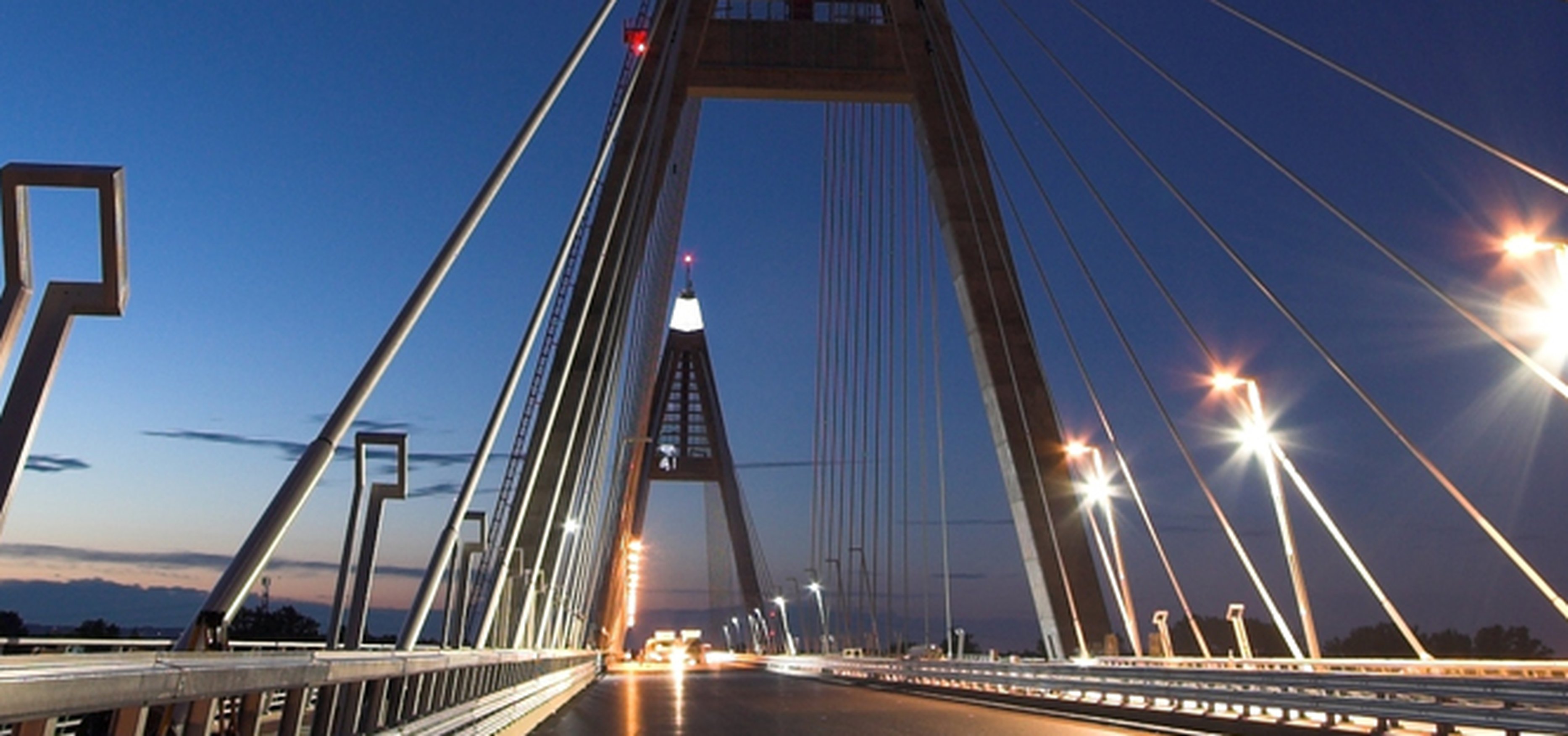 Alimak’s vertical access solutions are the trusted choice for bridges ...