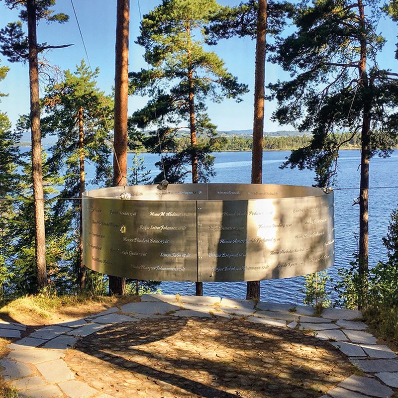 Utøya - fem böcker om dagen vi aldrig får glömma