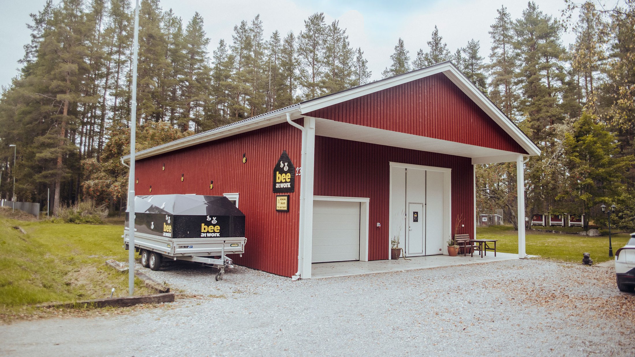 Maskinhall med extra takutsprång