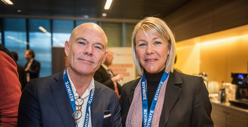 Accors Jan Birkelund i samtal med Åsa Bill, Göteborg stads utbildningsförvaltning. 