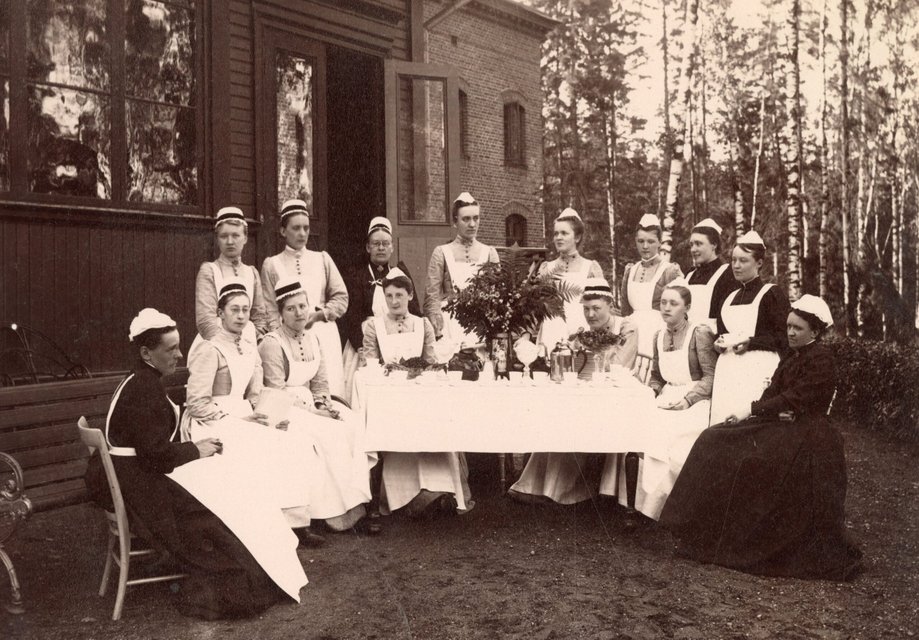 Kafferep utanför Sköterskehemmet, 1891-1892.