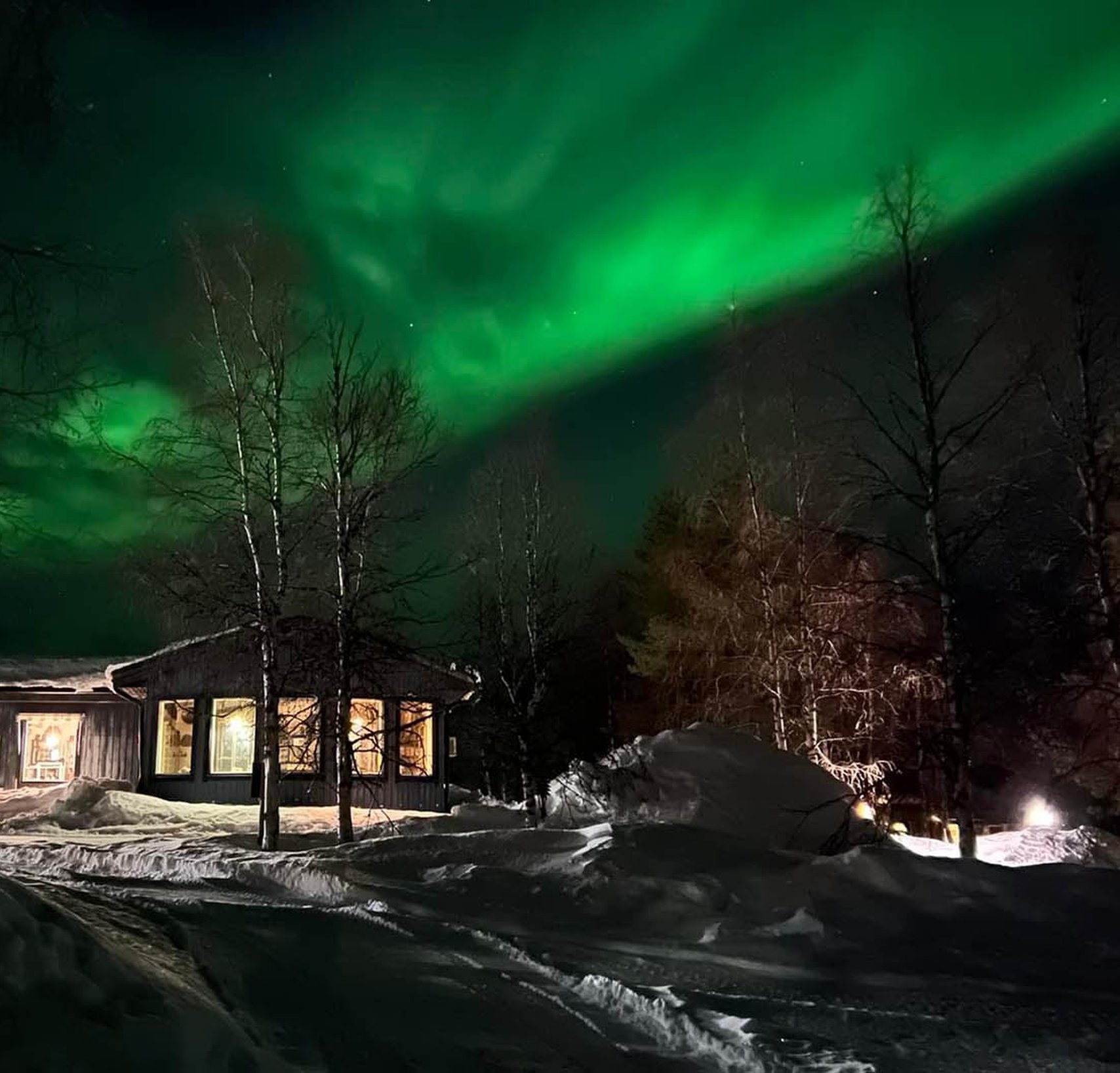Norrsken över Kristallen i Lannavaara