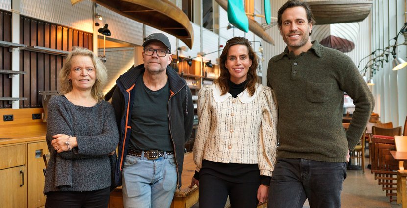 Oaxen Slip & Krogs tidigare ägare, Agneta Green och Magnus Ek, tillsammans med grundarna av Fabrique Stenugnsbageri, Lotta och David Zetterström. Foto: Pressbild