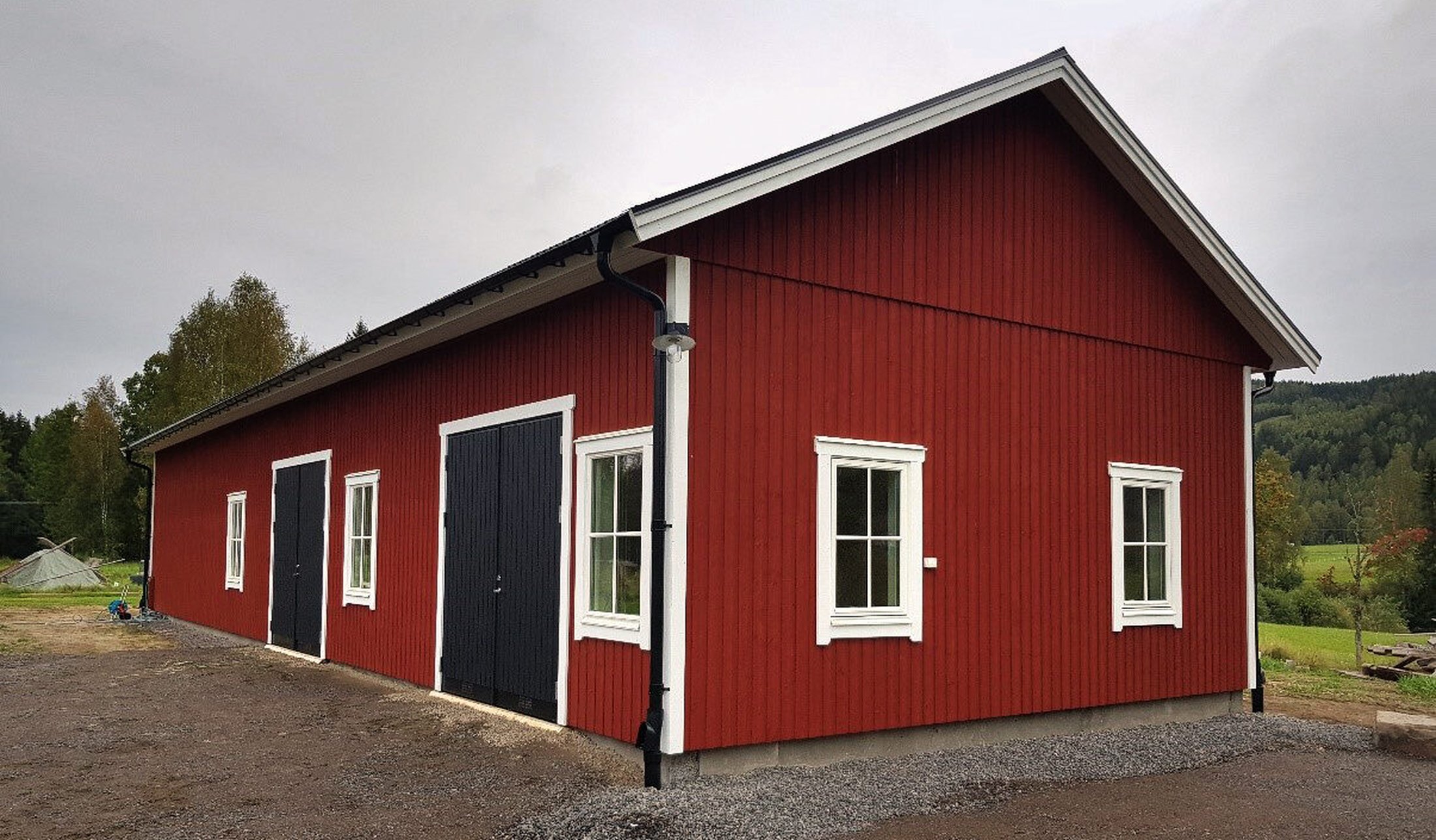 Maskinhall i lantlig stil